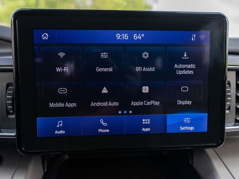 Used 2024 Ford Explorer XLT w/ Equipment Group 202A AWD/4WD image 18