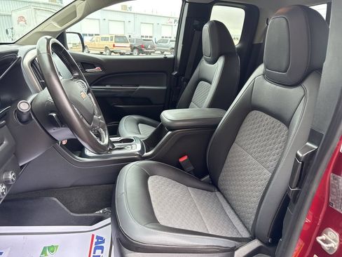 Used 2018 Chevrolet Colorado Z71 AWD/4WD image 12