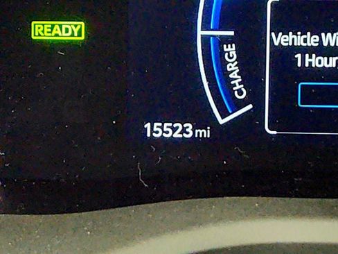 Used 2025 Toyota Camry SE w/ Multimedia Upgrade Package FWD image 15