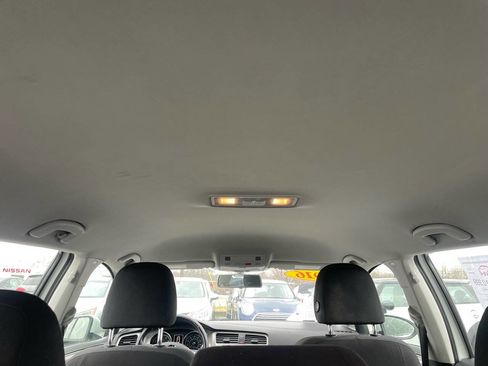 Used 2016 Volkswagen Golf S image 49