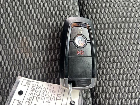 Used 2018 Ford Explorer XLT image 25