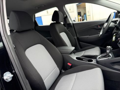 Used 2023 Hyundai Kona SE AWD/4WD image 32