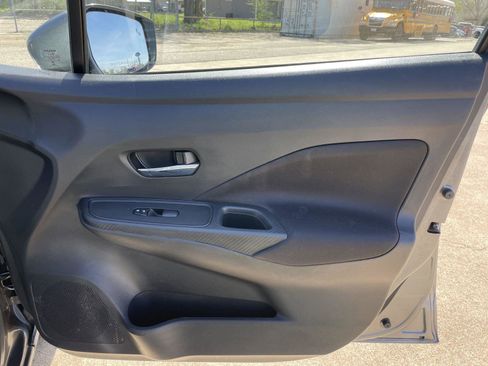 Used 2021 Nissan Versa SV FWD image 34