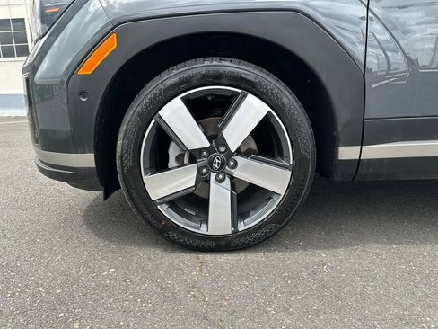 Certified 2025 Hyundai Santa Fe Limited AWD/4WD image 11
