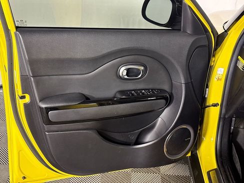 Used 2014 Kia Soul + w/ Audio Package image 10