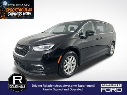 Used 2024 Chrysler Pacifica Touring-L