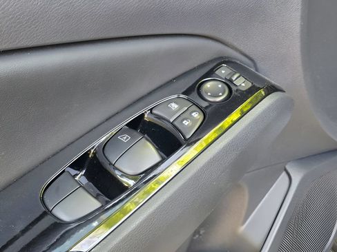 Used 2025 Nissan Altima 2.5 SL AWD/4WD image 16