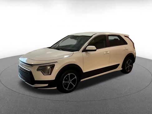 Used 2026 Kia Niro LX FWD image 7
