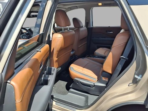 Certified 2024 Nissan Pathfinder Platinum AWD/4WD image 26