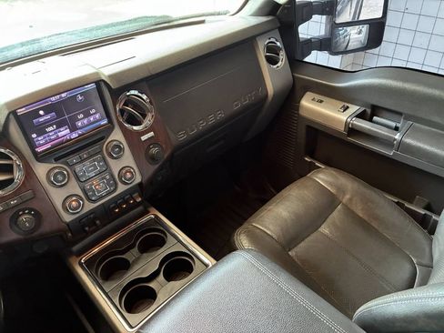 Used 2013 Ford F250 Lariat w/ Lariat Interior Pkg AWD/4WD image 17