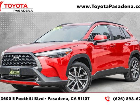 Used 2024 Toyota Corolla Cross XLE image 1