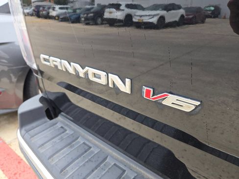 Used 2017 GMC Canyon SLT w/ Driver Alert Package AWD/4WD image 10