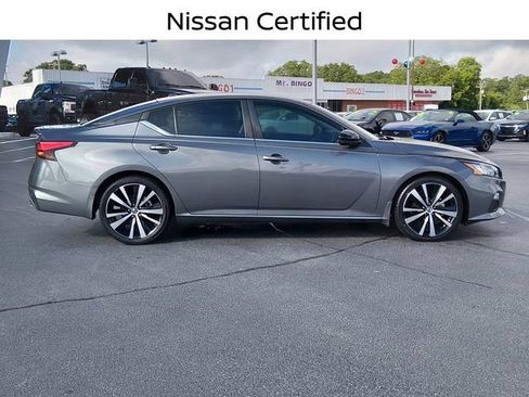 Certified 2021 Nissan Altima 2.0 SR FWD image 2