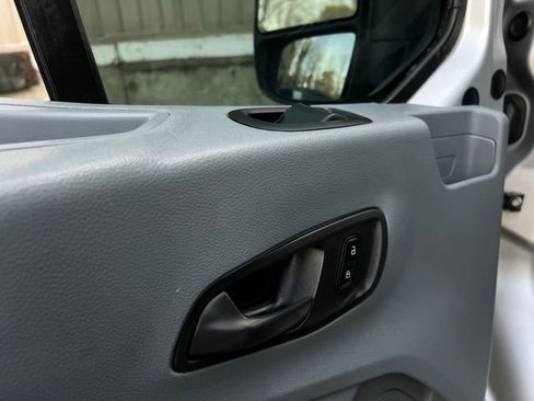 Used 2015 Ford Transit 350 XLT image 12