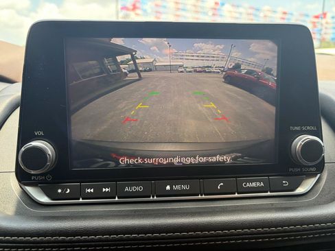 Used 2021 Nissan Rogue S AWD/4WD image 19