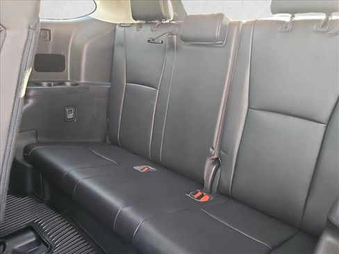 Used 2022 Toyota Highlander XLE image 21