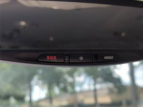 Used 2018 Chrysler Pacifica Limited FWD image 20