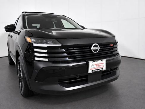 Certified 2026 Nissan Kicks SR w/ Cold Weather Package AWD/4WD image 3