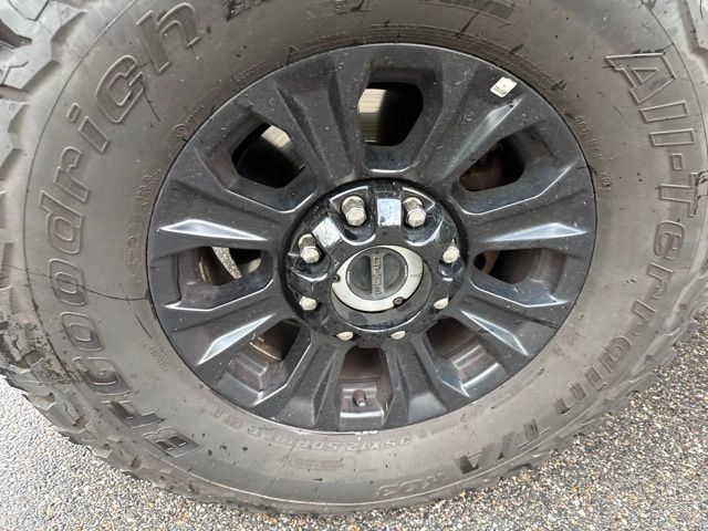 Used 2022 Ford F350 Platinum w/ Tremor Off-Road Package AWD/4WD image 15