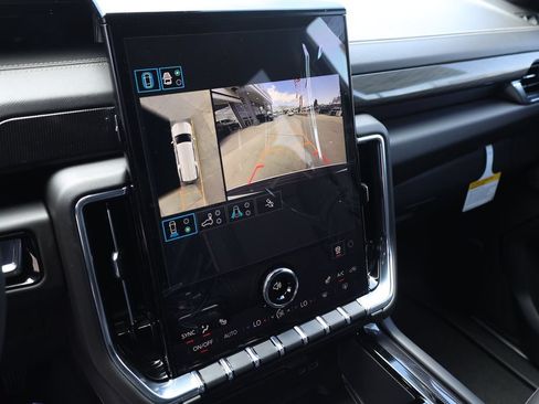 New 2026 GMC Yukon XL Elevation AWD/4WD image 15