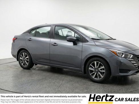 Used 2025 Nissan Versa SV image 1
