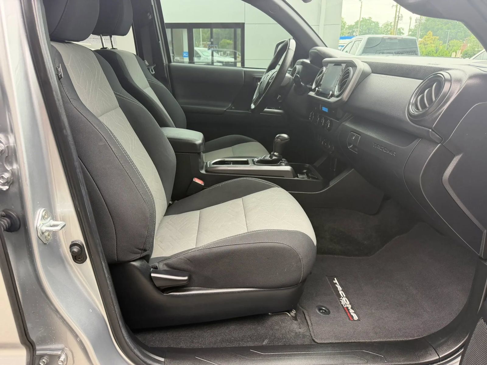 Used 2023 Toyota Tacoma TRD Off-Road AWD/4WD image 18