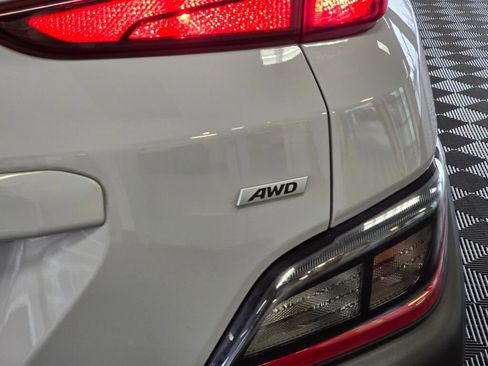 Used 2022 Hyundai Kona SE image 16