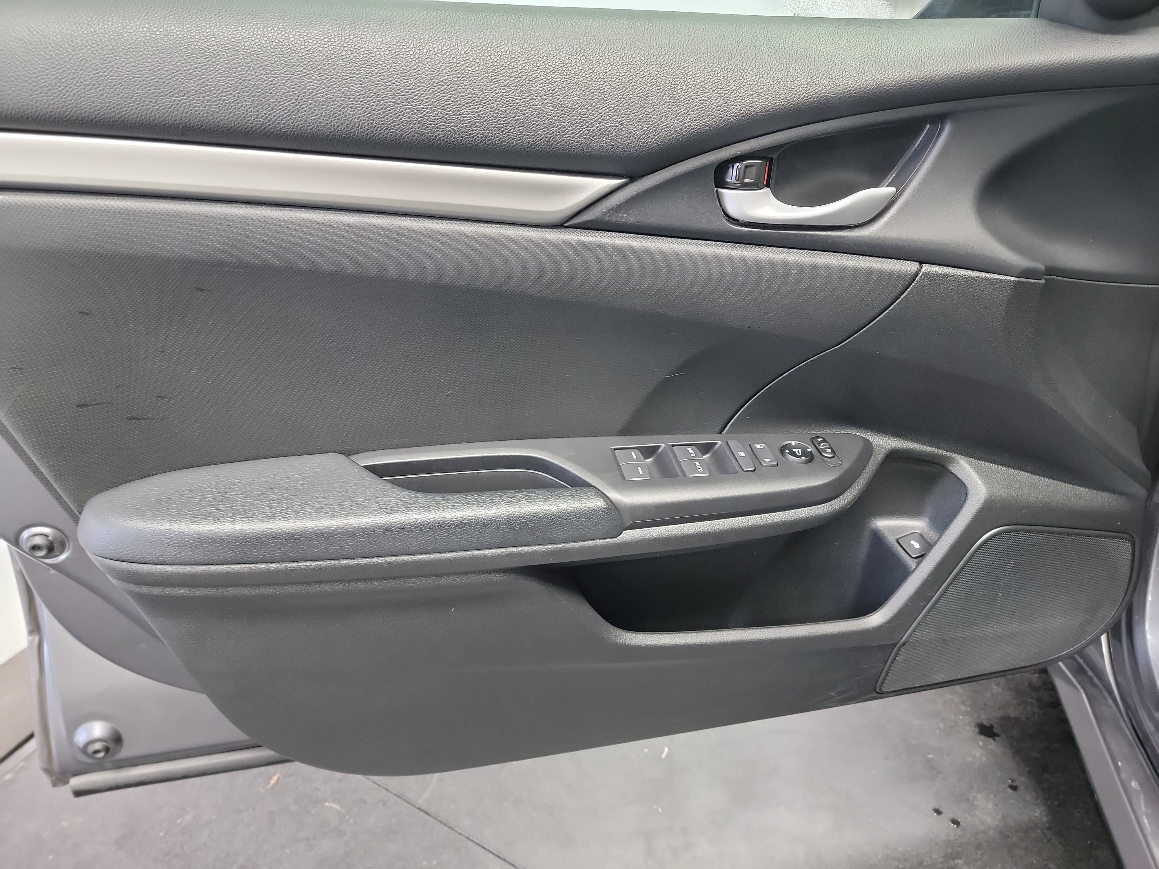 Used 2020 Honda Civic Sport image 13