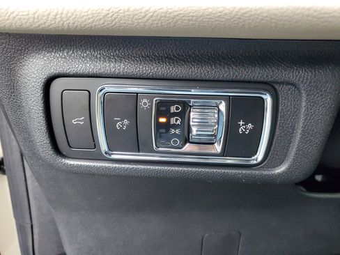 New 2026 Lincoln Corsair Premiere image 14