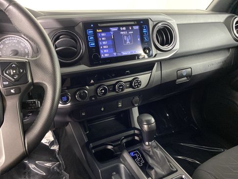 Used 2016 Toyota Tacoma TRD Off-Road w/ Towing Package AWD/4WD image 26