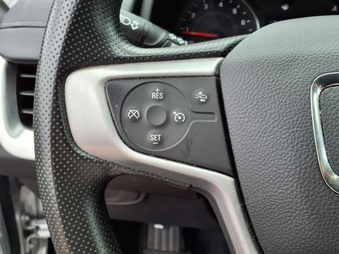 Used 2022 GMC Terrain SLE w/ Driver Convenience Package image 19