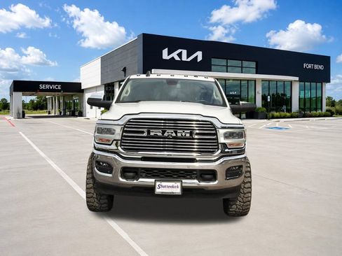 Used 2019 RAM 2500 Laramie AWD/4WD image 2