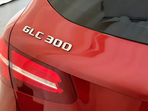 Used 2018 Mercedes-Benz GLC 300 4MATIC image 24