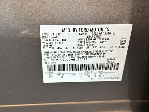 Used 2022 Lincoln Nautilus FWD w/ Premium Package image 32