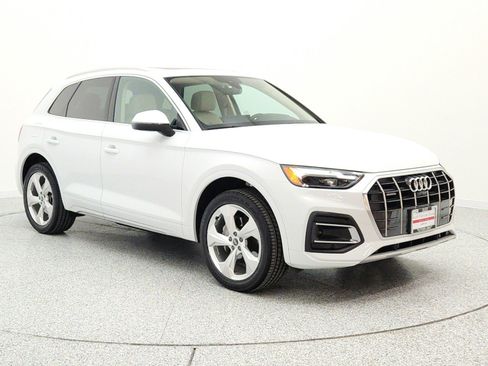 Used 2021 Audi Q5 2.0T Premium Plus w/ Premium Plus Package AWD/4WD image 3