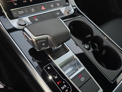 Certified 2025 Audi Q7 2.0T Premium w/ Convenience Package image 23