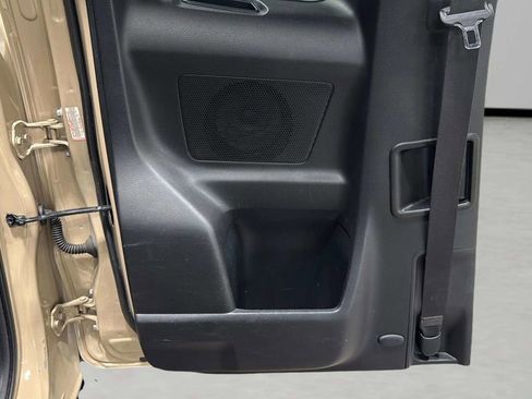Used 2016 Toyota Tacoma TRD Off-Road AWD/4WD image 12
