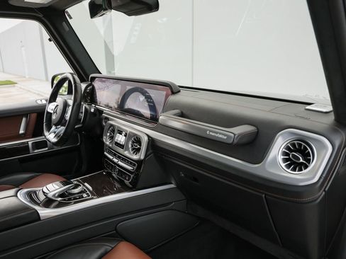 Used 2021 Mercedes-Benz G 63 AMG 4MATIC w/ G Manufaktur Interior Package image 22