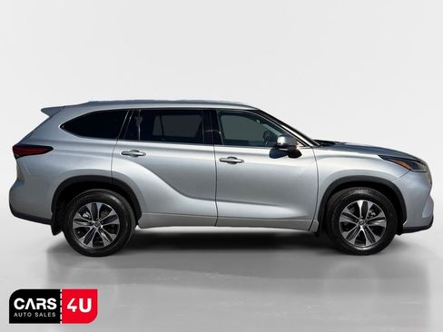 Used 2021 Toyota Highlander XLE image 8