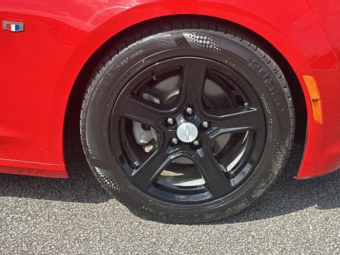 Used 2023 Chevrolet Camaro LT RWD image 12