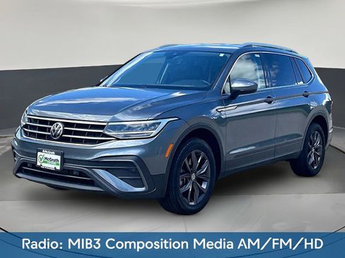 Used 2023 Volkswagen Tiguan SE AWD/4WD image 3