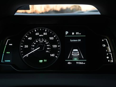 Used 2020 Hyundai Ioniq Blue FWD image 26