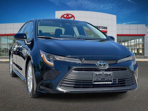 Certified 2026 Toyota Corolla LE w/ LE Premium Package FWD image 1