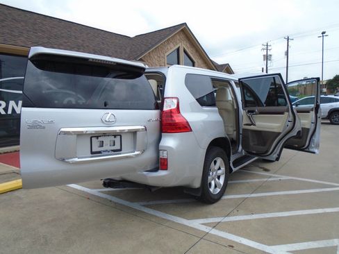 Used 2010 Lexus GX 460 image 25