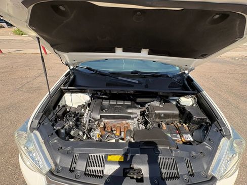 Used 2012 Toyota Highlander SE FWD image 23
