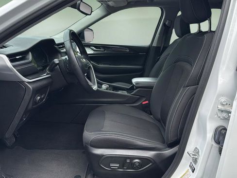 Used 2022 Jeep Grand Cherokee L Laredo w/ Luxury Tech Group I AWD/4WD image 11