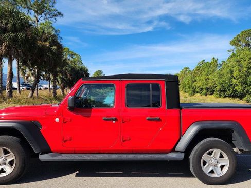 Used 2020 Jeep Gladiator Sport w/ Quick Order Package 24S image 9