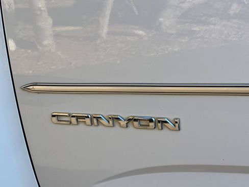 Used 2015 GMC Canyon SLE w/ SLE Convenience Package image 29