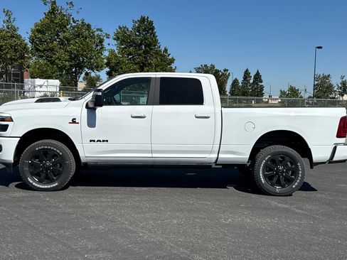 New 2026 RAM 2500 Laramie AWD/4WD image 6