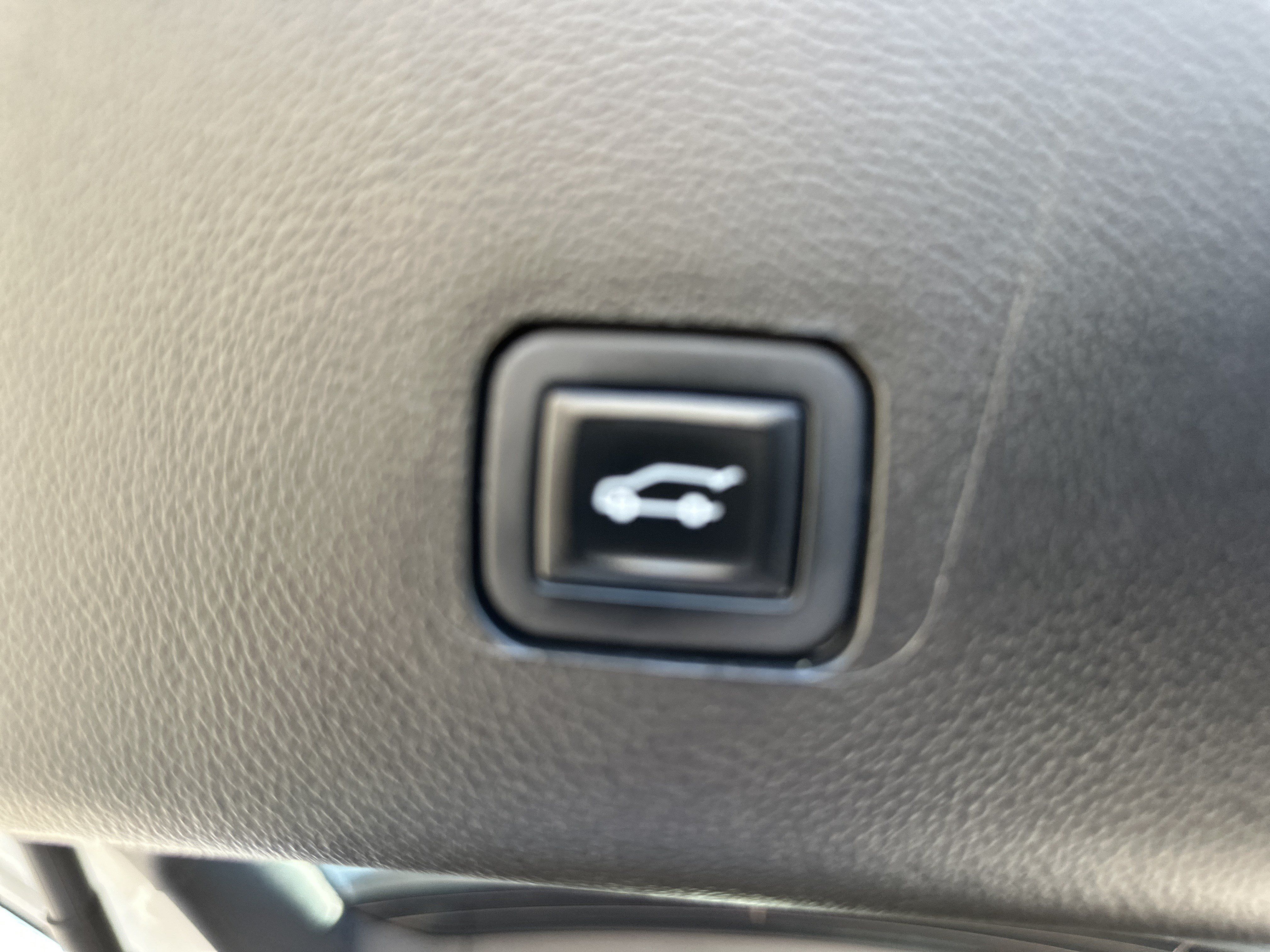 Certified 2023 Chevrolet Traverse LT FWD image 21